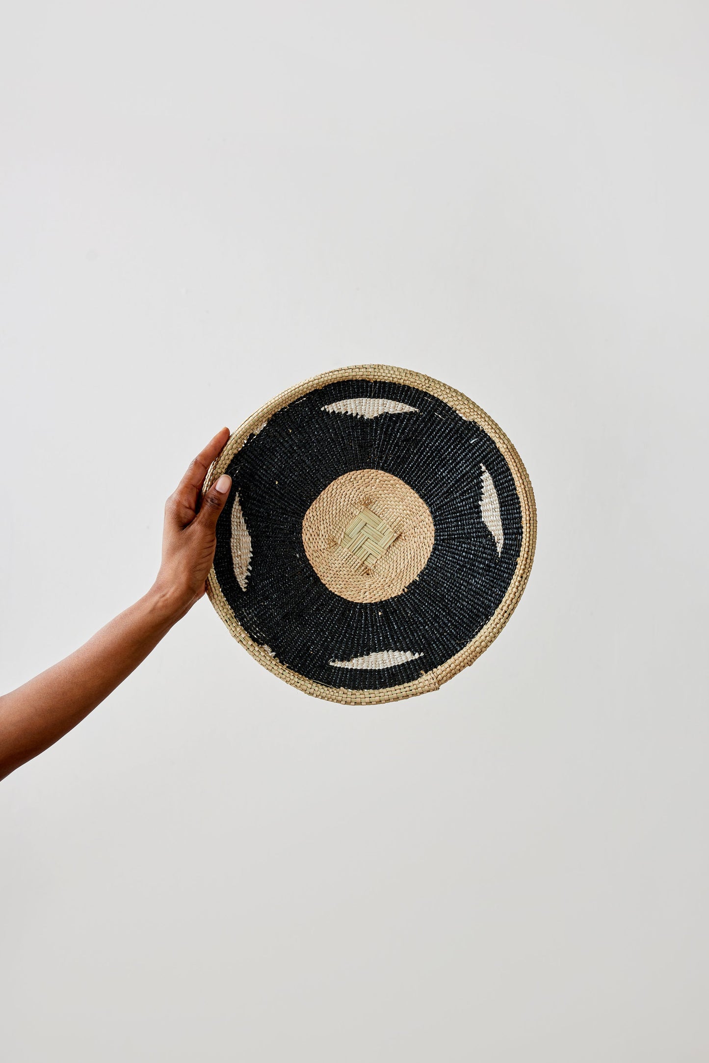 Nolyia Black Flat Basket